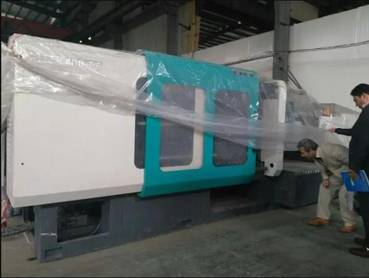 Máquina de molde de 400 toneladas da modelação por injeção 4000kn do certificado do CE para a cesta plástica da cubeta de água da esteira